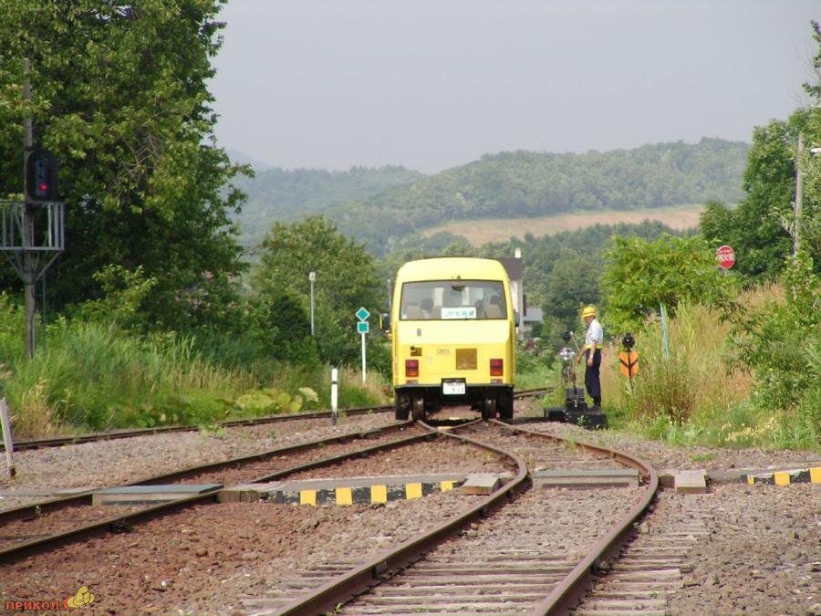 По рельсам